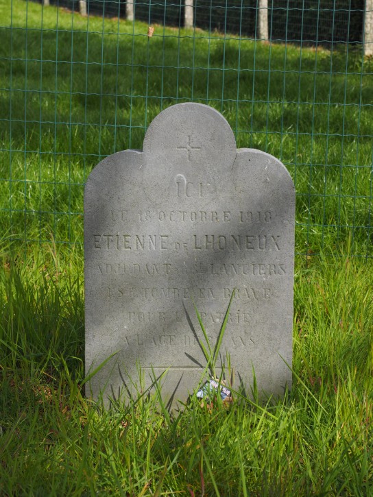 Gedenkteken voor Etienne de Lhoneux. (vergroot foto)