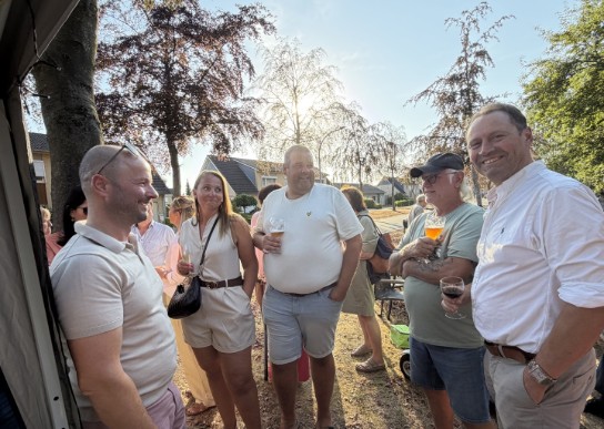  (vergroot foto)